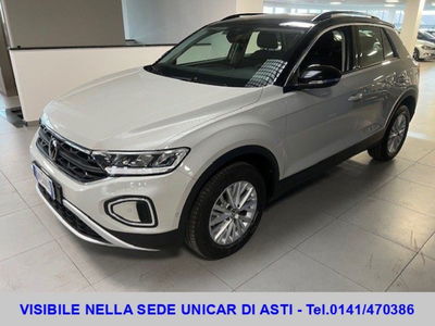 Volkswagen T-Roc 1.0 TSI Style del 2023 usata a Alba