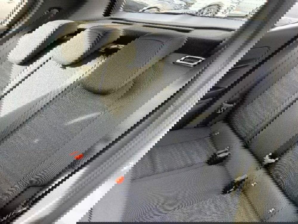 Jeep Avenger nuova a Brescia (9)