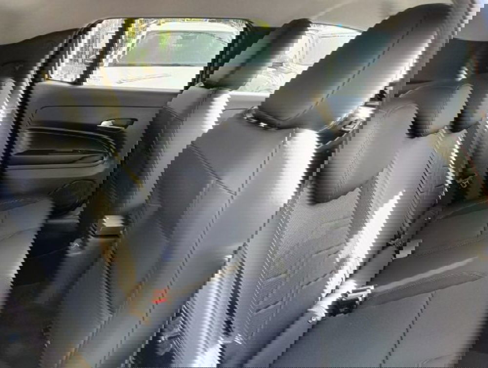 Jeep Avenger nuova a Brescia (18)