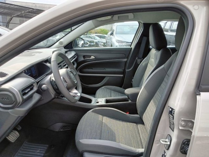 Jeep Avenger nuova a Brescia (10)