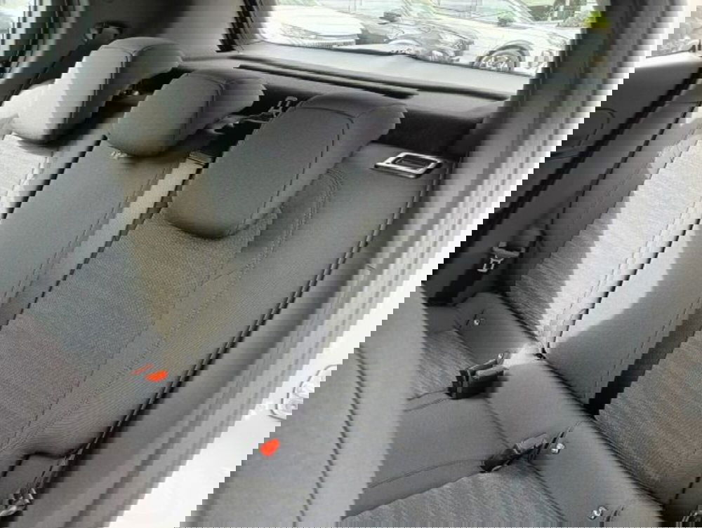 Jeep Avenger nuova a Brescia (11)