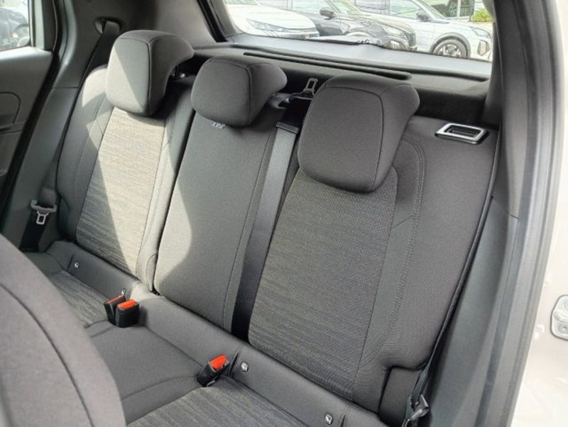 Jeep Avenger nuova a Brescia (11)