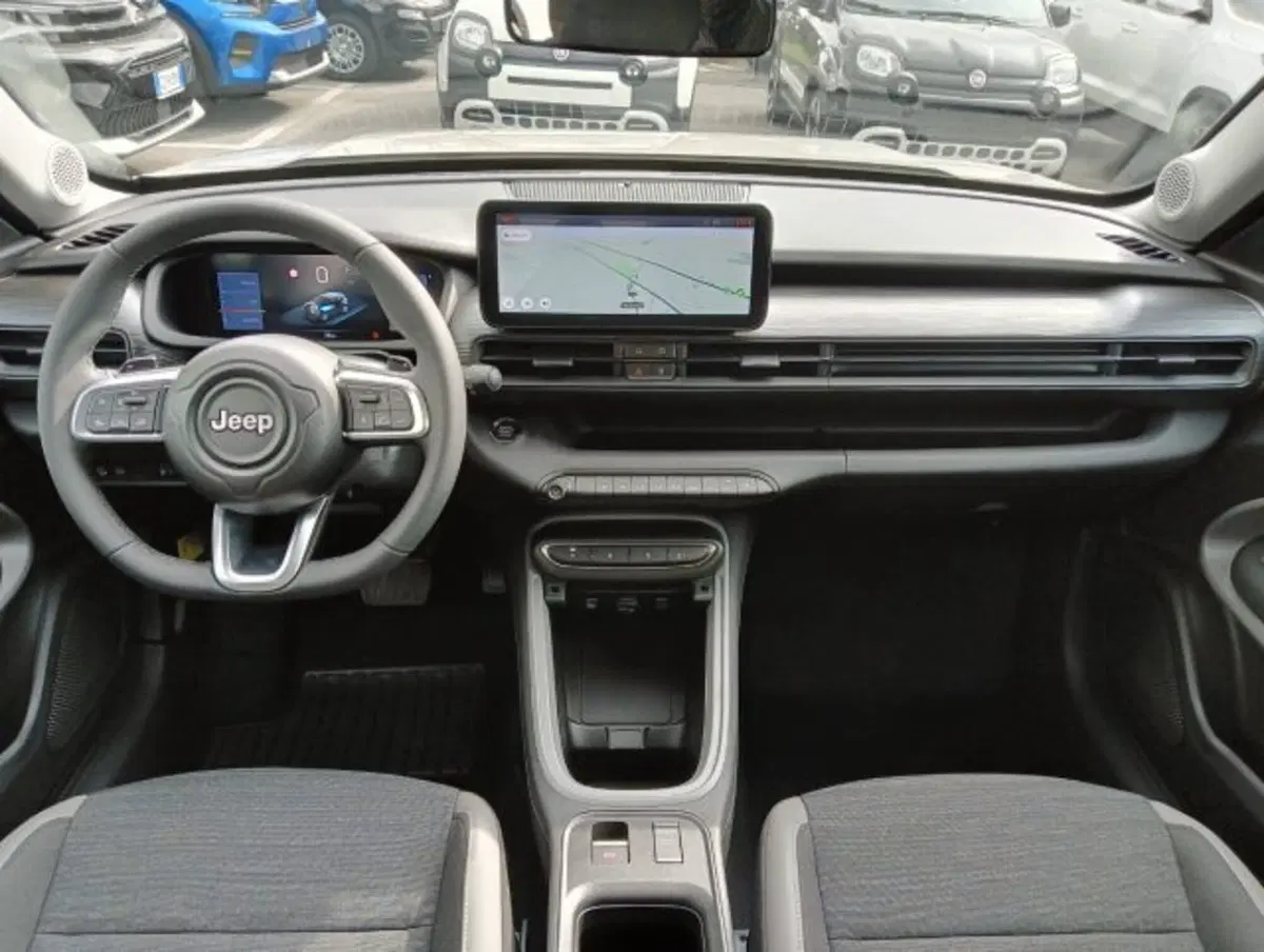 Jeep Avenger nuova a Brescia (12)
