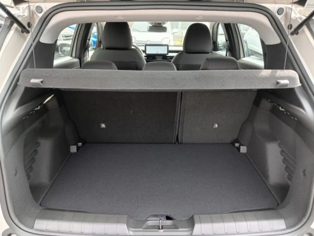 Jeep Avenger nuova a Brescia (16)