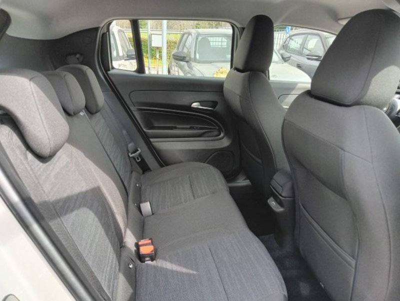 Jeep Avenger nuova a Brescia (17)