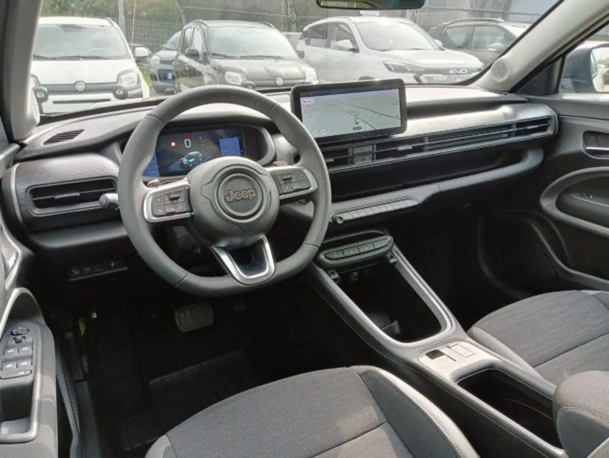 Jeep Avenger nuova a Brescia (6)