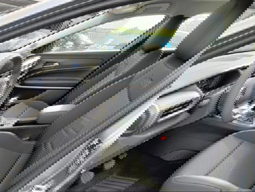 Jeep Avenger nuova a Brescia (9)