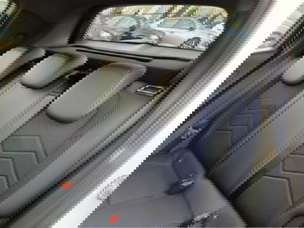 Jeep Avenger nuova a Brescia (10)