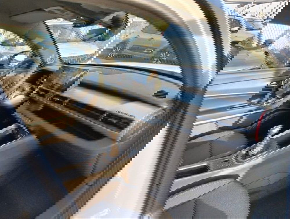 Jeep Avenger nuova a Brescia (17)