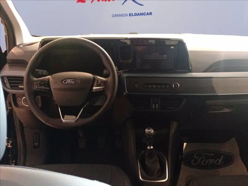 Ford Tourneo Courier nuova a Milano (11)