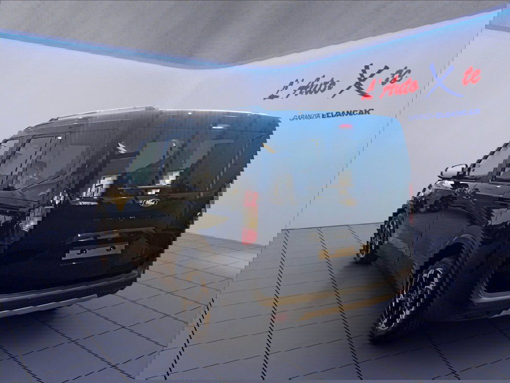 Ford Tourneo Courier nuova a Milano (5)