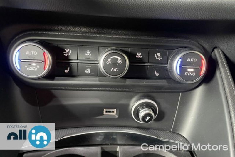 Alfa Romeo Stelvio usata a Venezia (11)