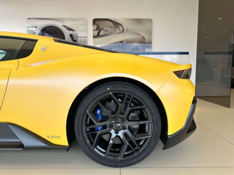 Maserati MC20 usata a Torino (7)