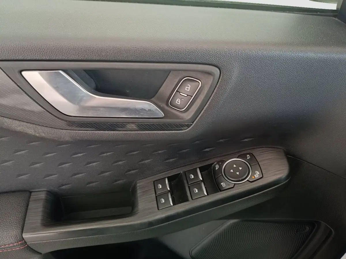 Ford Kuga usata a Ascoli Piceno (17)