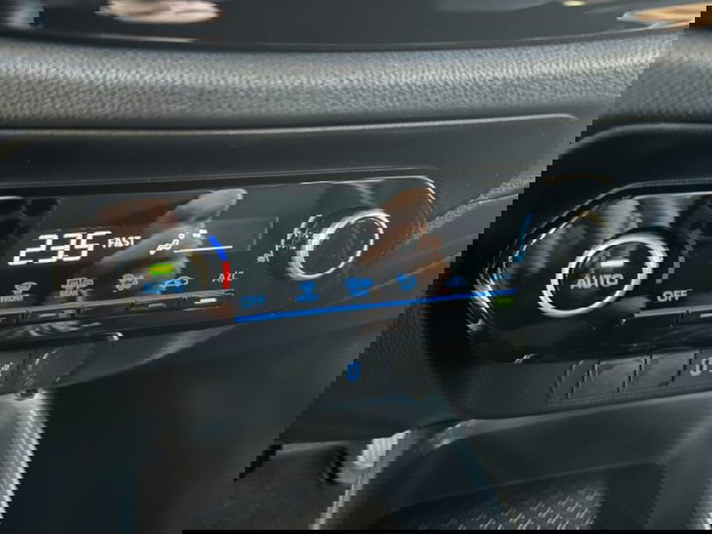 Toyota Aygo X nuova a Vicenza (11)