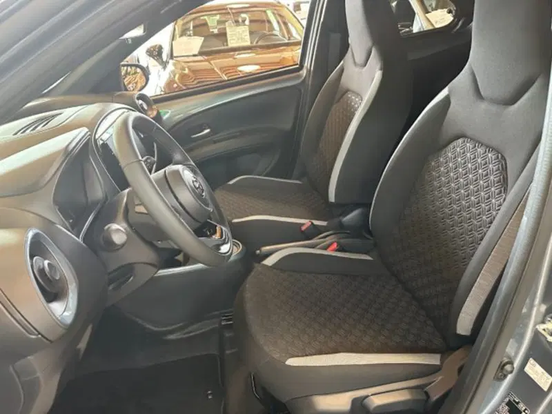 Toyota Aygo X nuova a Vicenza (7)