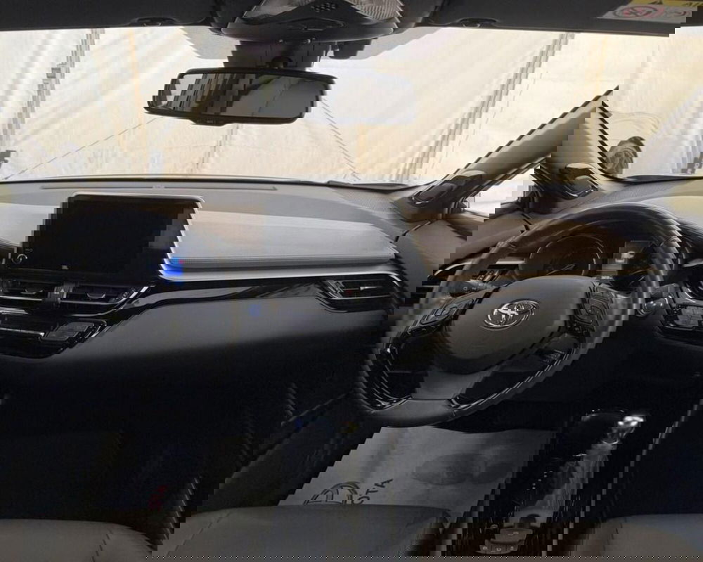 Toyota Toyota C-HR usata a Monza e Brianza (9)