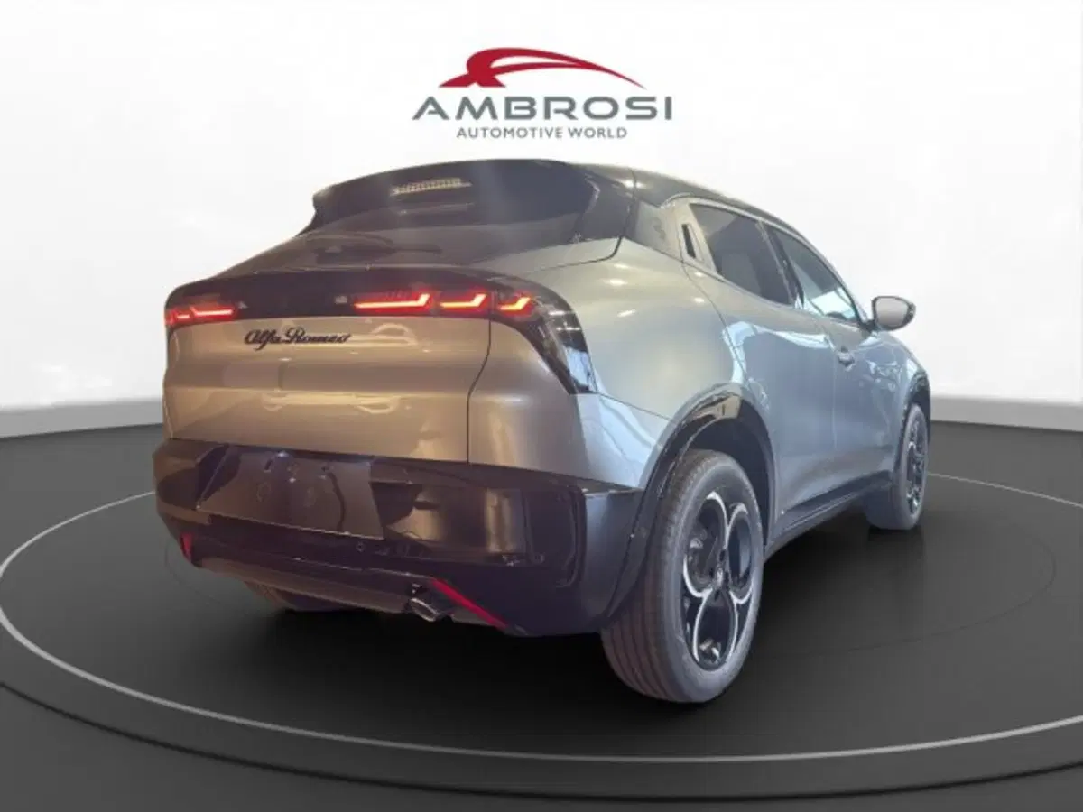 Alfa Romeo Junior nuova a Perugia (6)