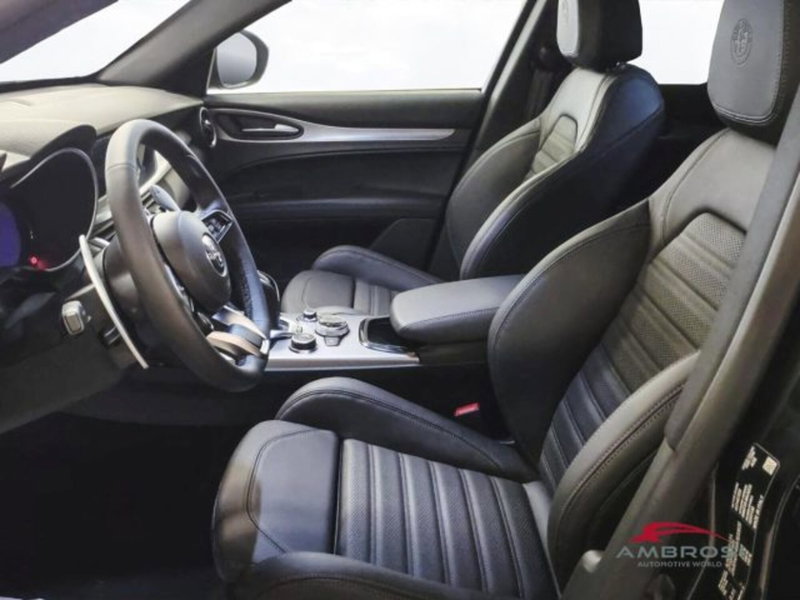 Alfa Romeo Stelvio nuova a Perugia (10)