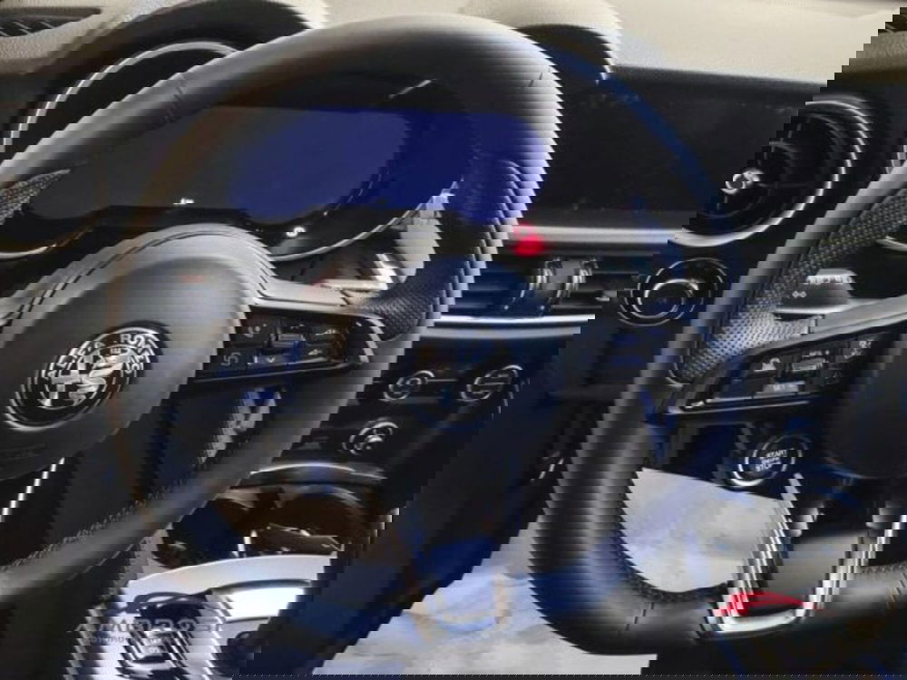 Alfa Romeo Stelvio nuova a Perugia (14)