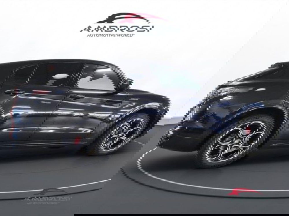 Alfa Romeo Stelvio nuova a Perugia (5)