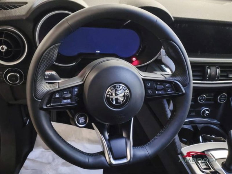 Alfa Romeo Stelvio nuova a Perugia (14)