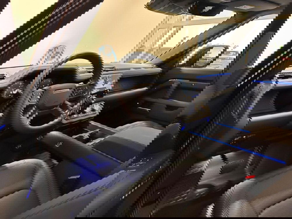 Land Rover Defender usata a Varese (11)