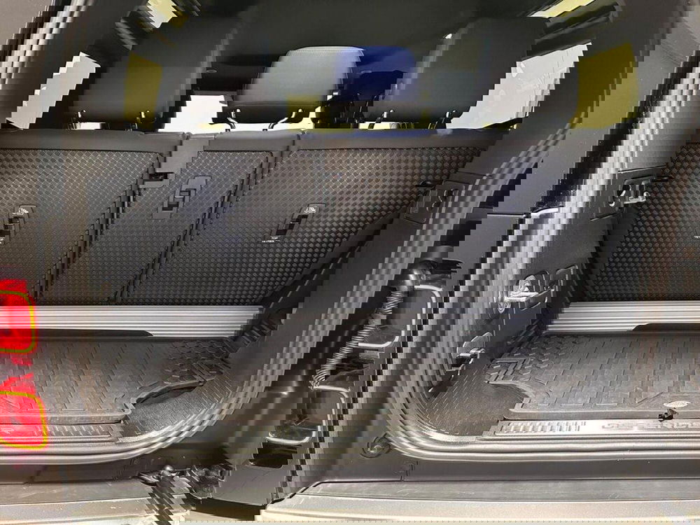 Land Rover Defender usata a Varese (15)