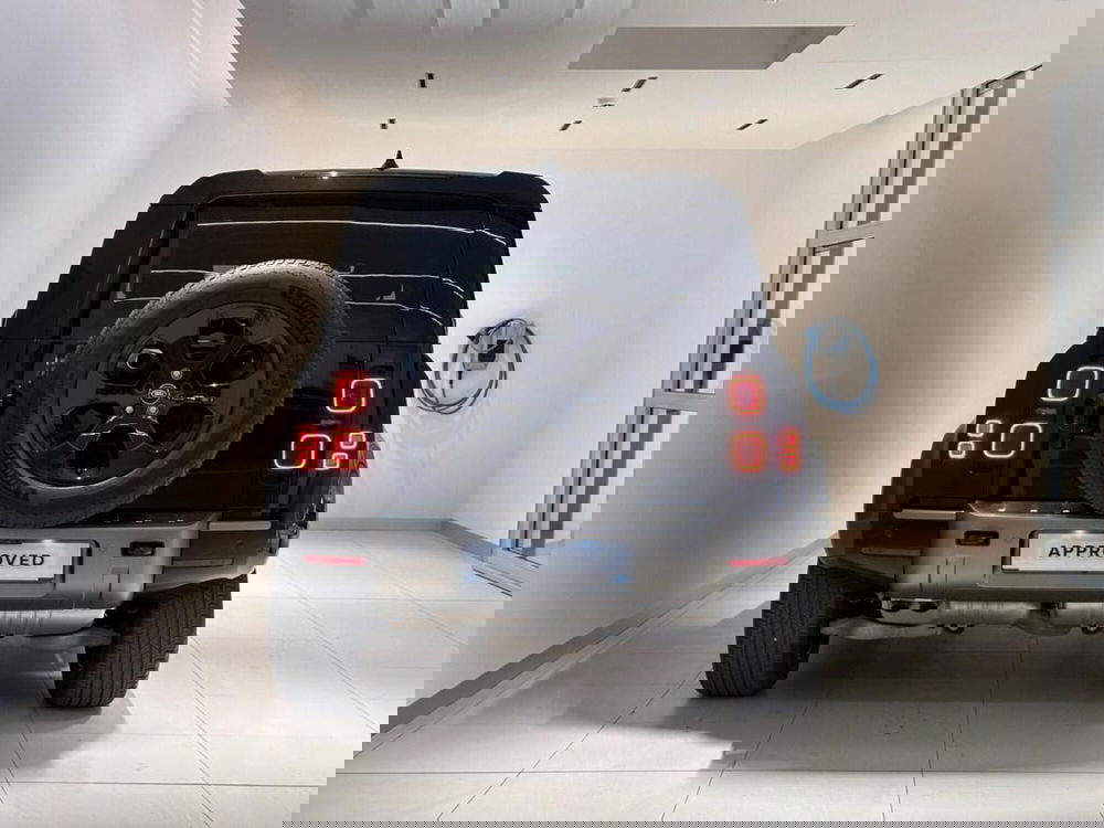 Land Rover Defender usata a Varese (7)