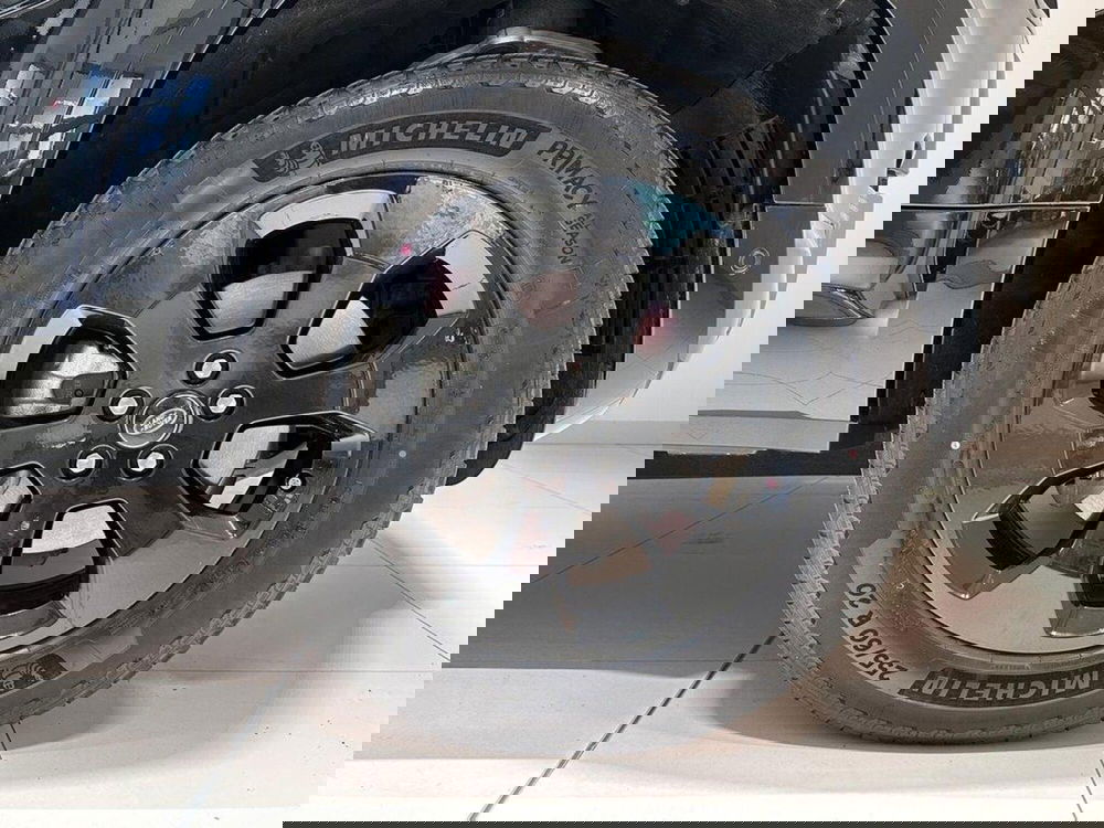 Land Rover Defender usata a Varese (9)