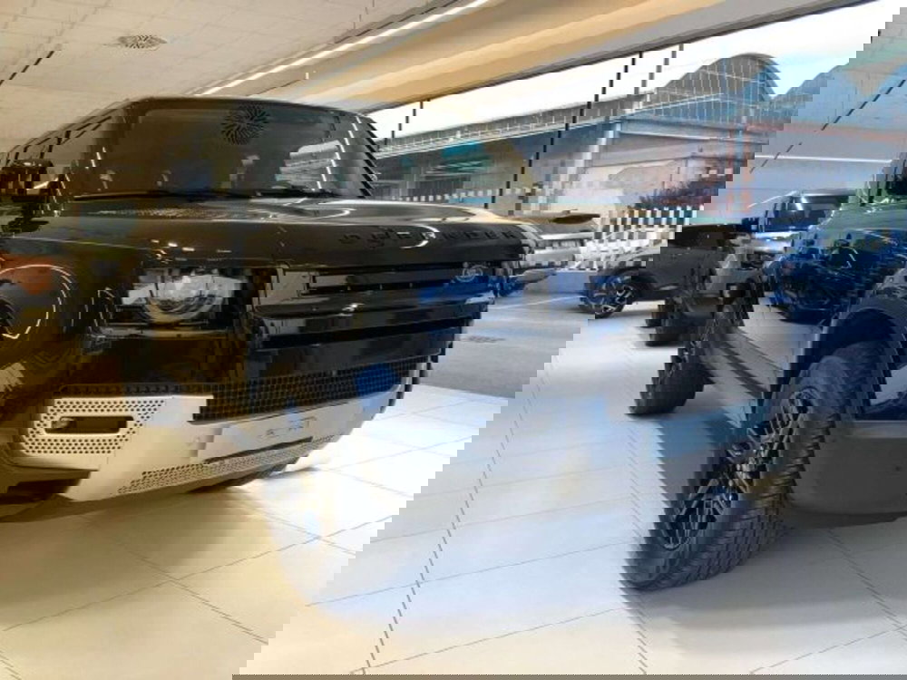 Land Rover Defender nuova a Firenze