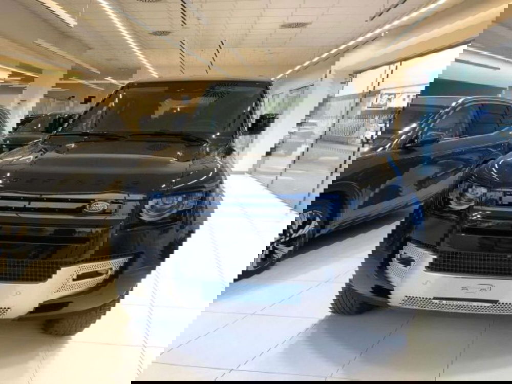 Land Rover Defender nuova a Firenze (2)