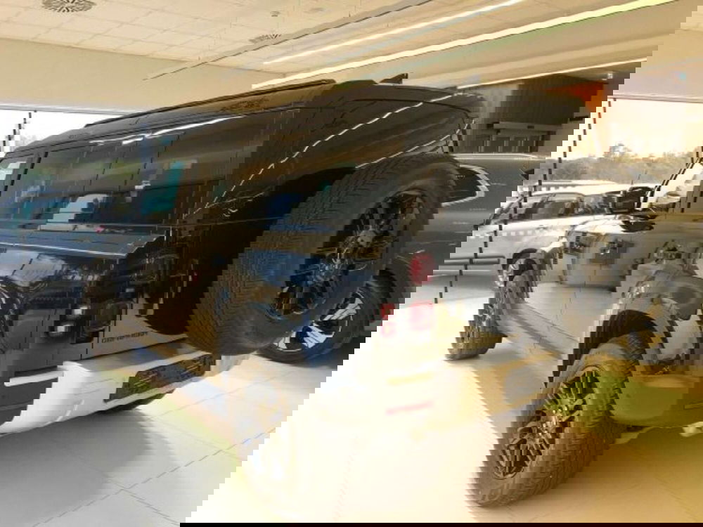 Land Rover Defender nuova a Firenze (6)