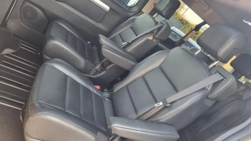 Opel Zafira Life usata a Savona (17)
