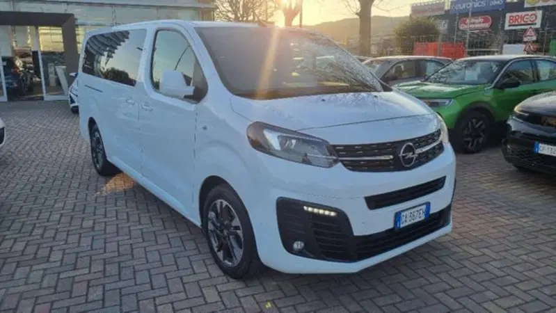 Opel Zafira Life usata a Savona (3)