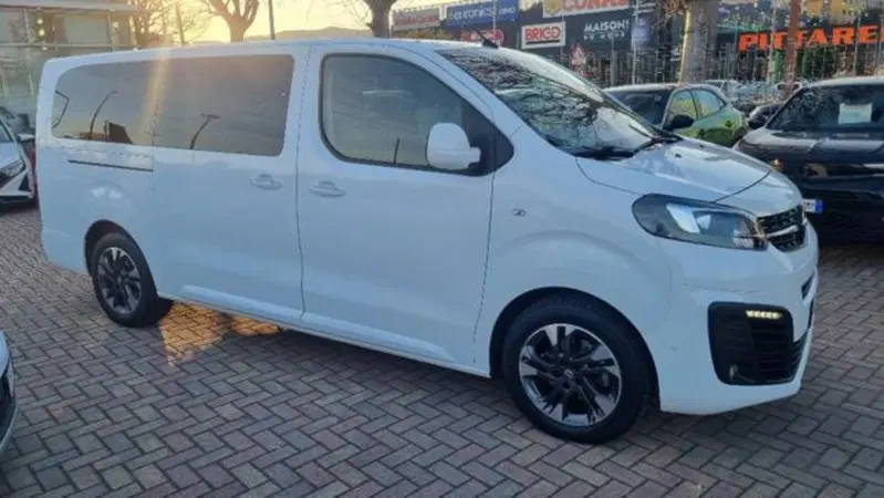 Opel Zafira Life usata a Savona (4)