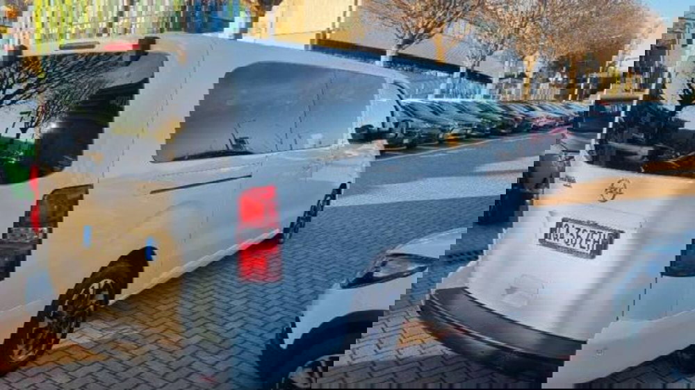 Opel Zafira Life usata a Savona (5)