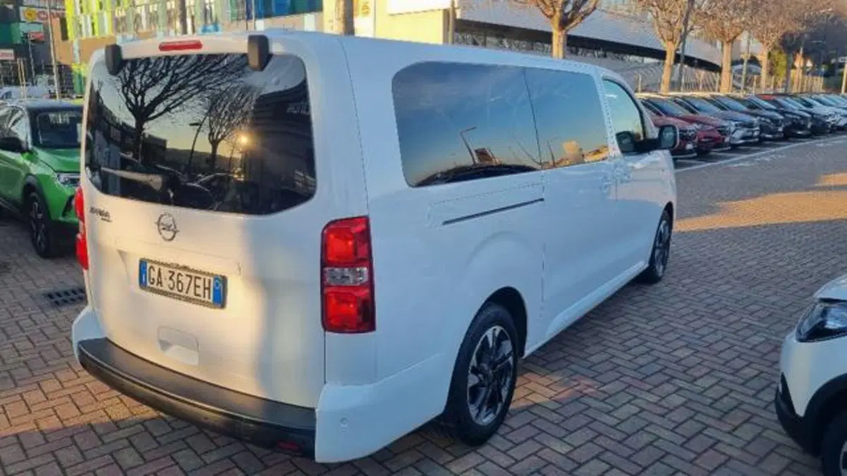 Opel Zafira Life usata a Savona (6)
