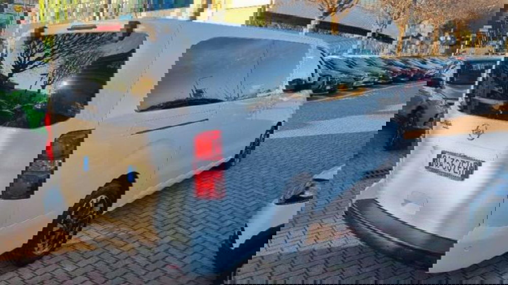 Opel Zafira Life usata a Savona (6)