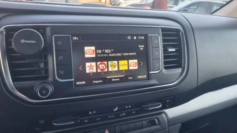 Opel Zafira Life usata a Savona (8)
