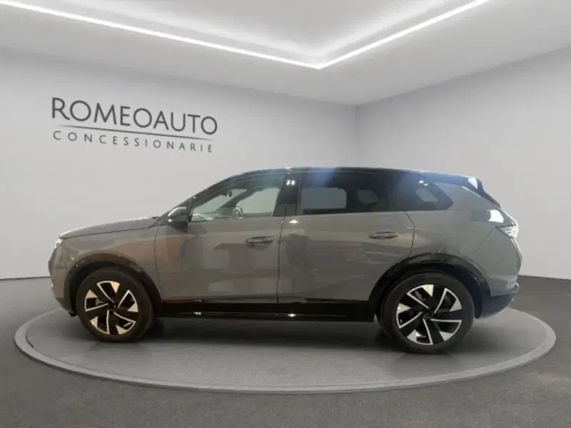 Opel Grandland nuova a Perugia (2)