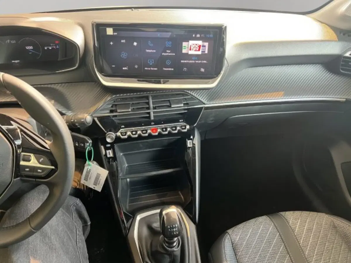 Peugeot 208 nuova a Perugia (16)