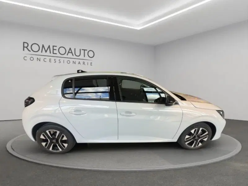 Peugeot 208 nuova a Perugia (6)