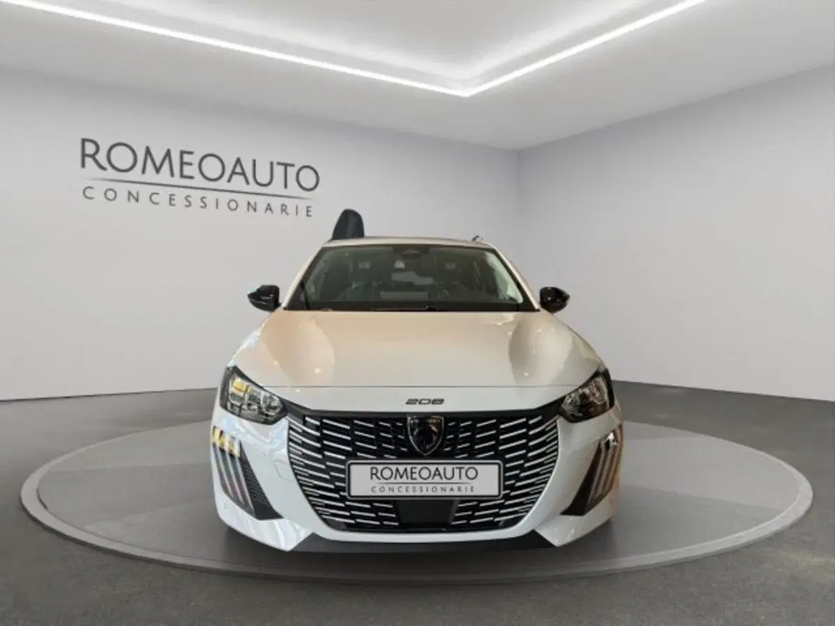 Peugeot 208 nuova a Perugia (8)