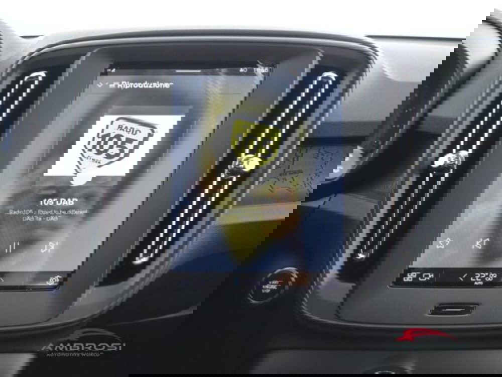 Volvo XC40 nuova a Perugia (13)