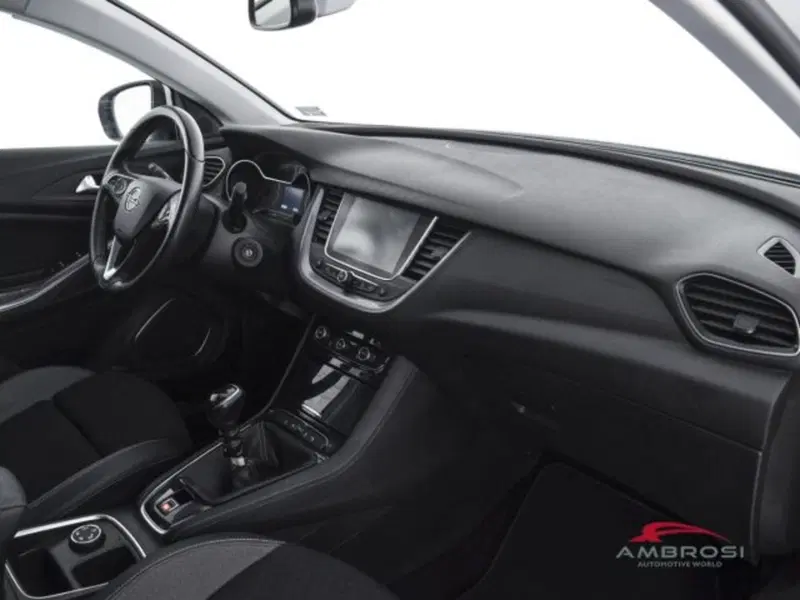 Opel Grandland X usata a Perugia (12)