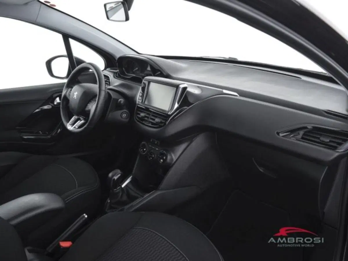 Peugeot 208 usata a Perugia (12)