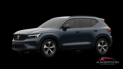 Volvo XC40 B3 automatico Plus Dark nuova a Corciano