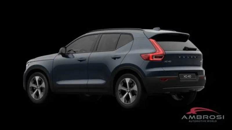 Volvo XC40 nuova a Perugia (2)