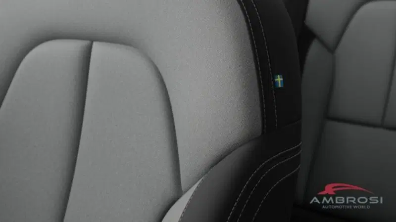 Volvo XC40 nuova a Perugia (8)